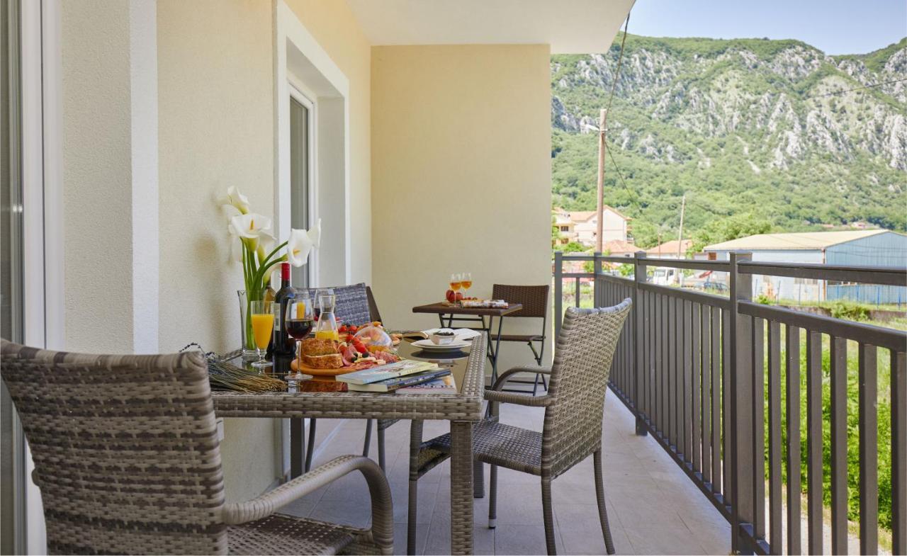 Peaceful Sunhill Apartments Kotor Bagian luar foto