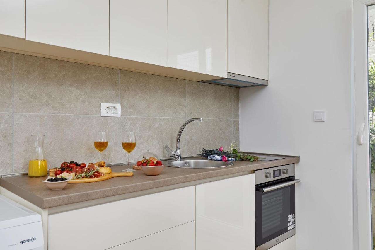 Peaceful Sunhill Apartments Kotor Bagian luar foto