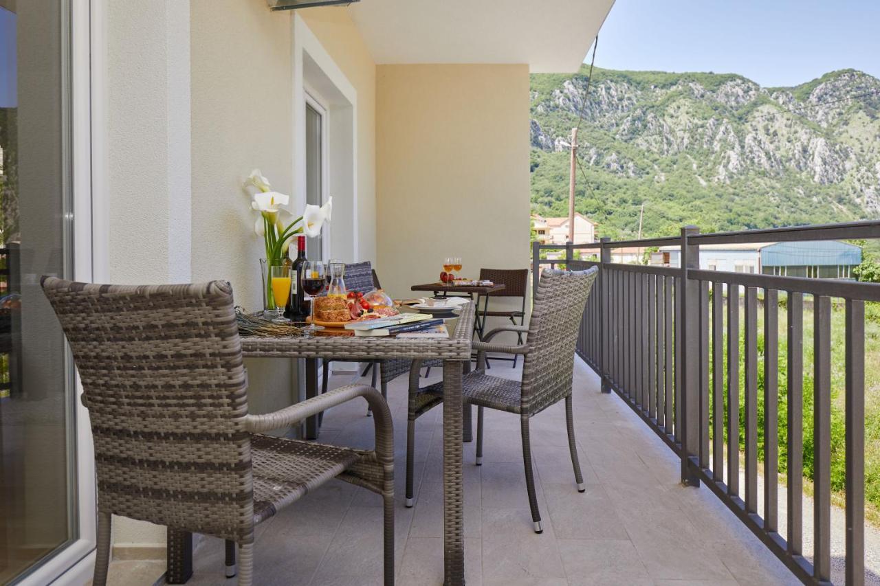 Peaceful Sunhill Apartments Kotor Bagian luar foto