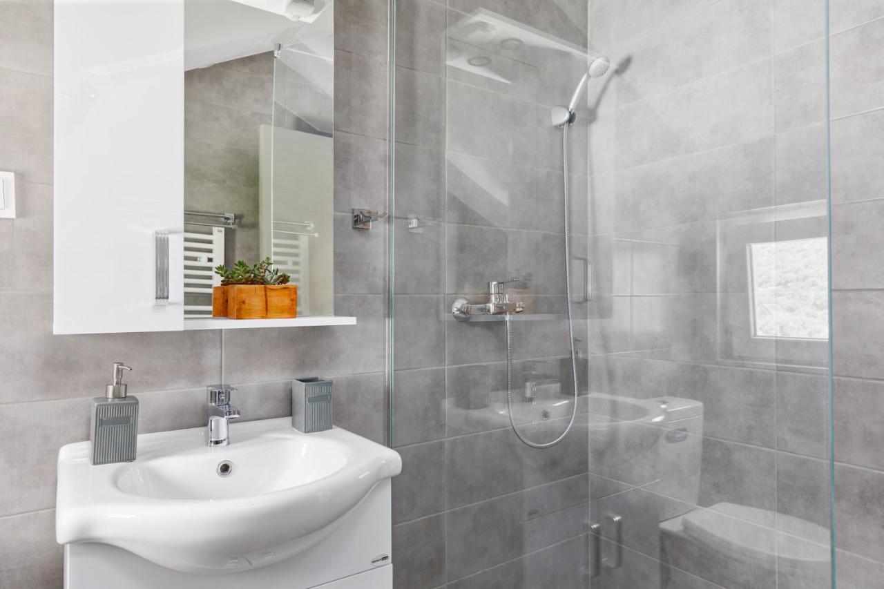 Peaceful Sunhill Apartments Kotor Bagian luar foto
