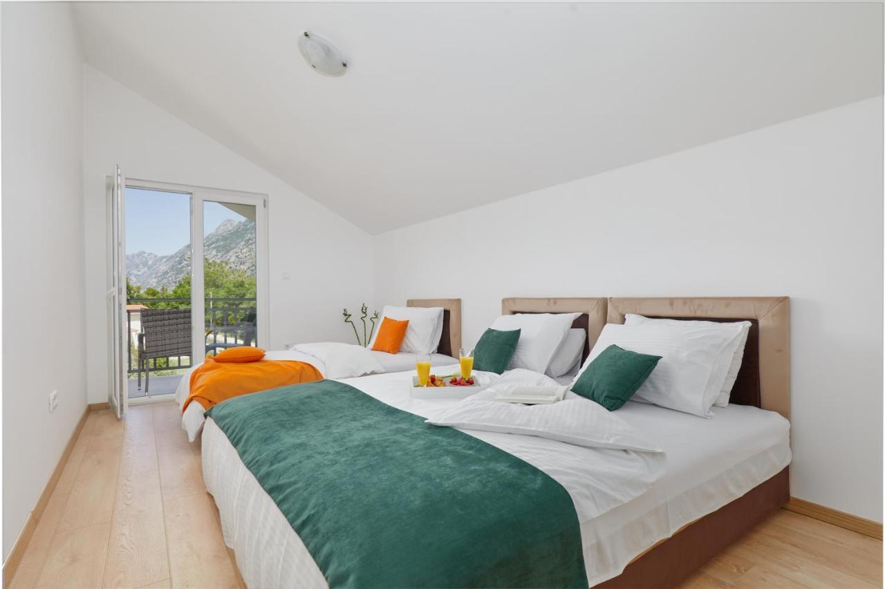 Peaceful Sunhill Apartments Kotor Bagian luar foto