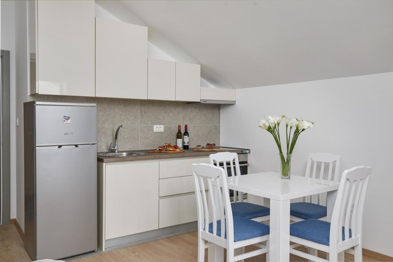 Peaceful Sunhill Apartments Kotor Bagian luar foto