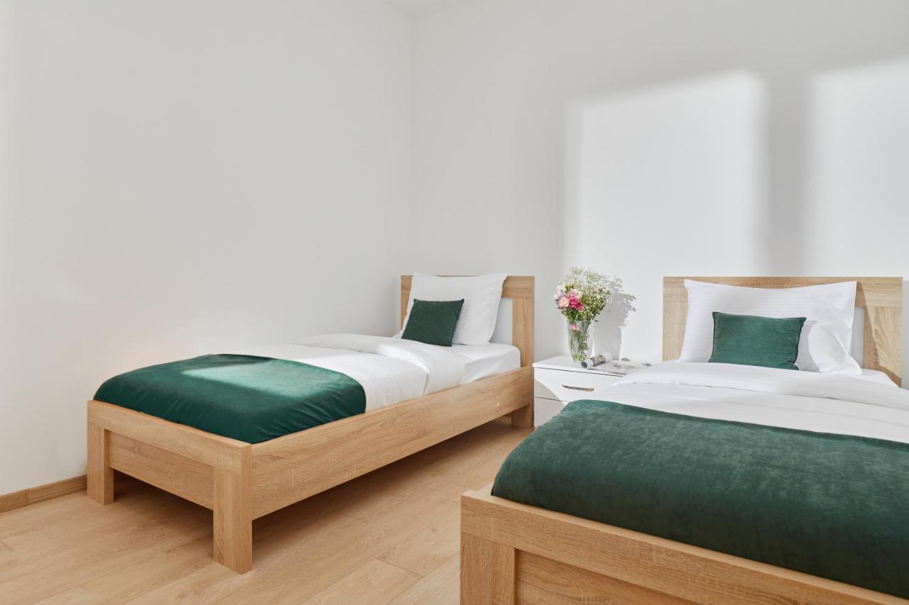 Peaceful Sunhill Apartments Kotor Bagian luar foto