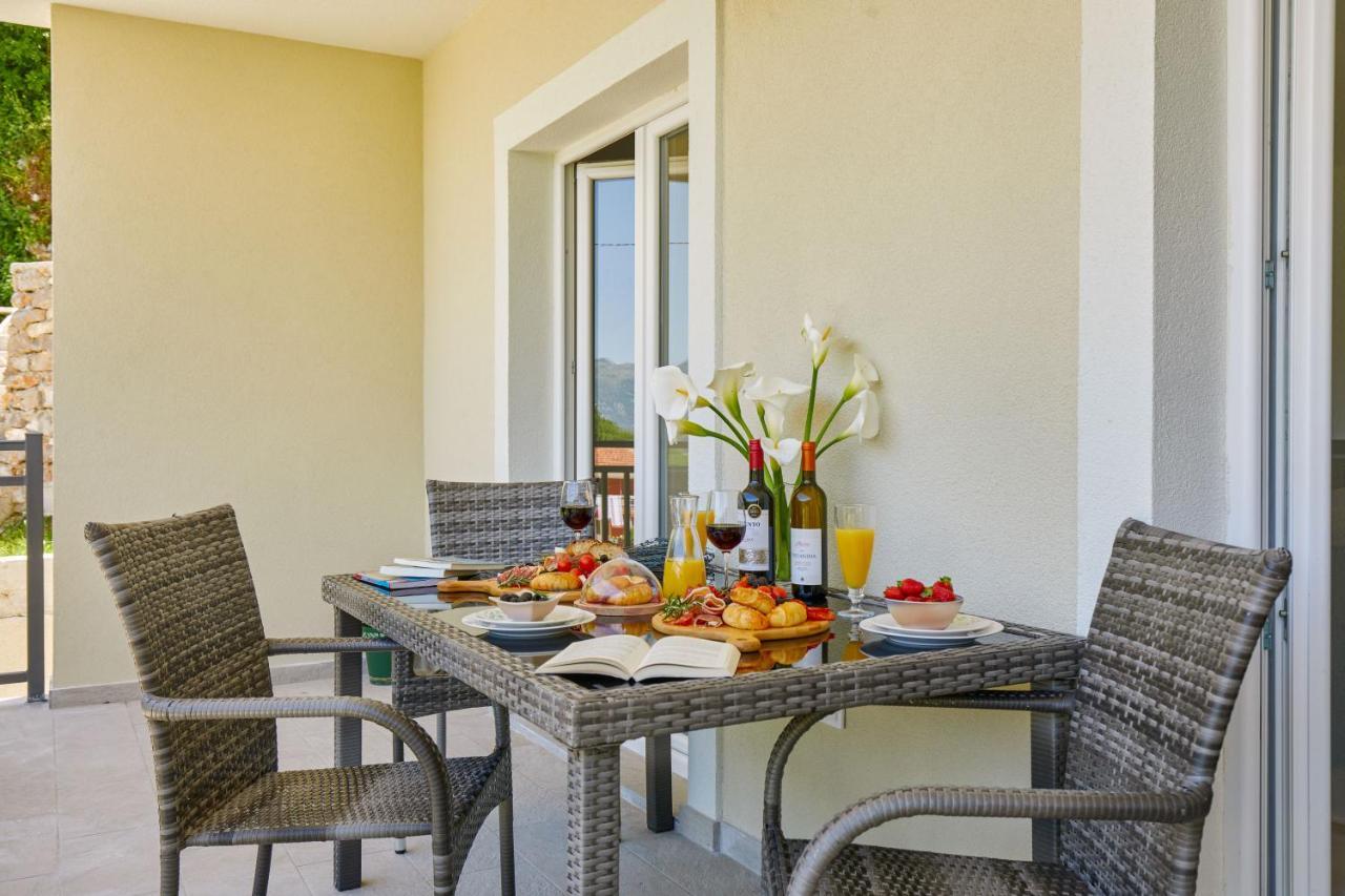 Peaceful Sunhill Apartments Kotor Bagian luar foto