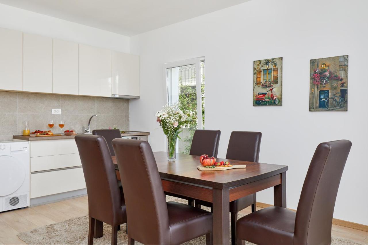 Peaceful Sunhill Apartments Kotor Bagian luar foto