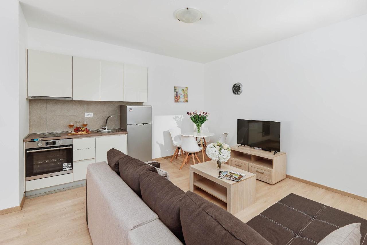 Peaceful Sunhill Apartments Kotor Bagian luar foto